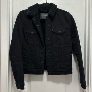 Levi’s Sherpa denim jacket size XS